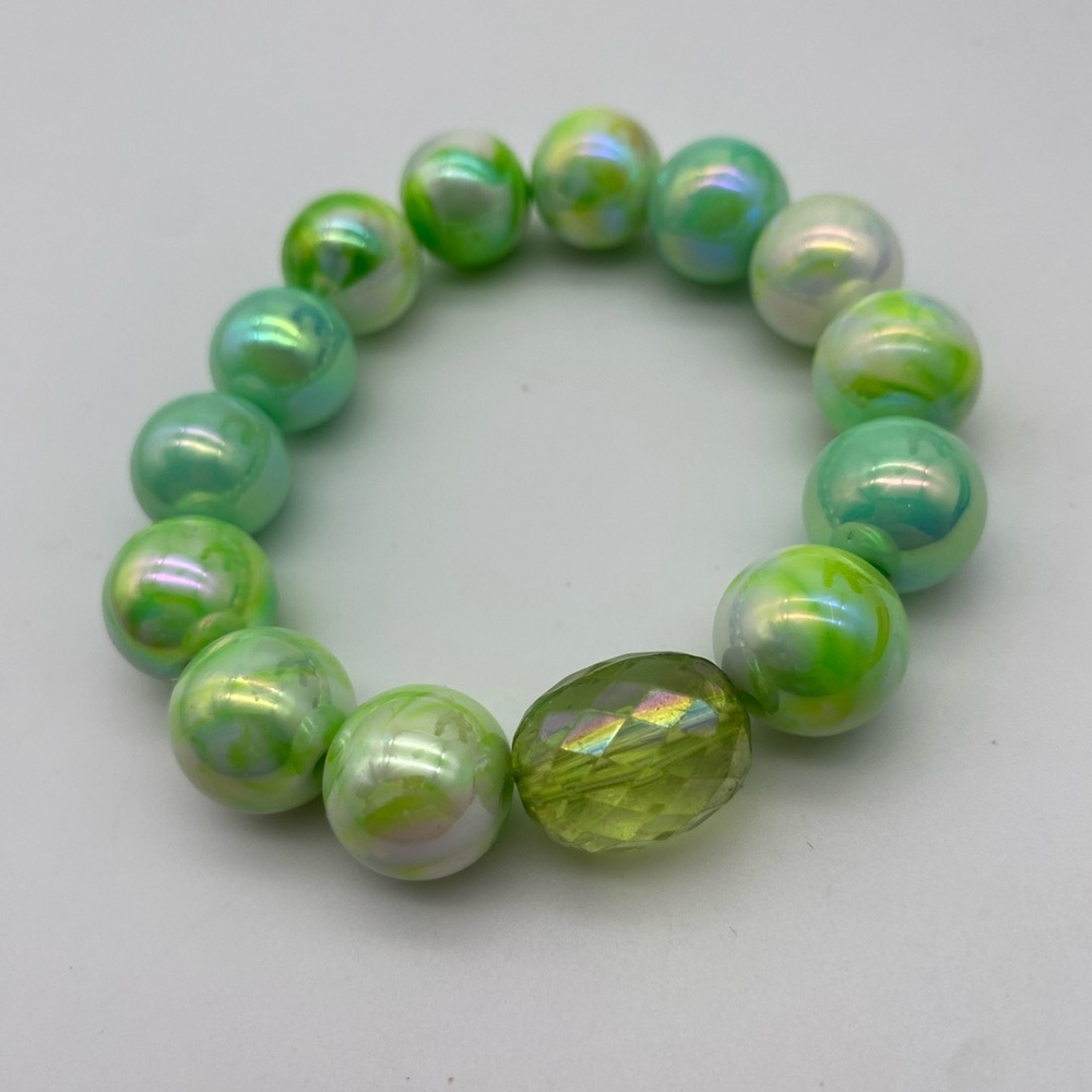 Trinity Made Green Beaded Bracelet with Iridescent Finish (loose fit)